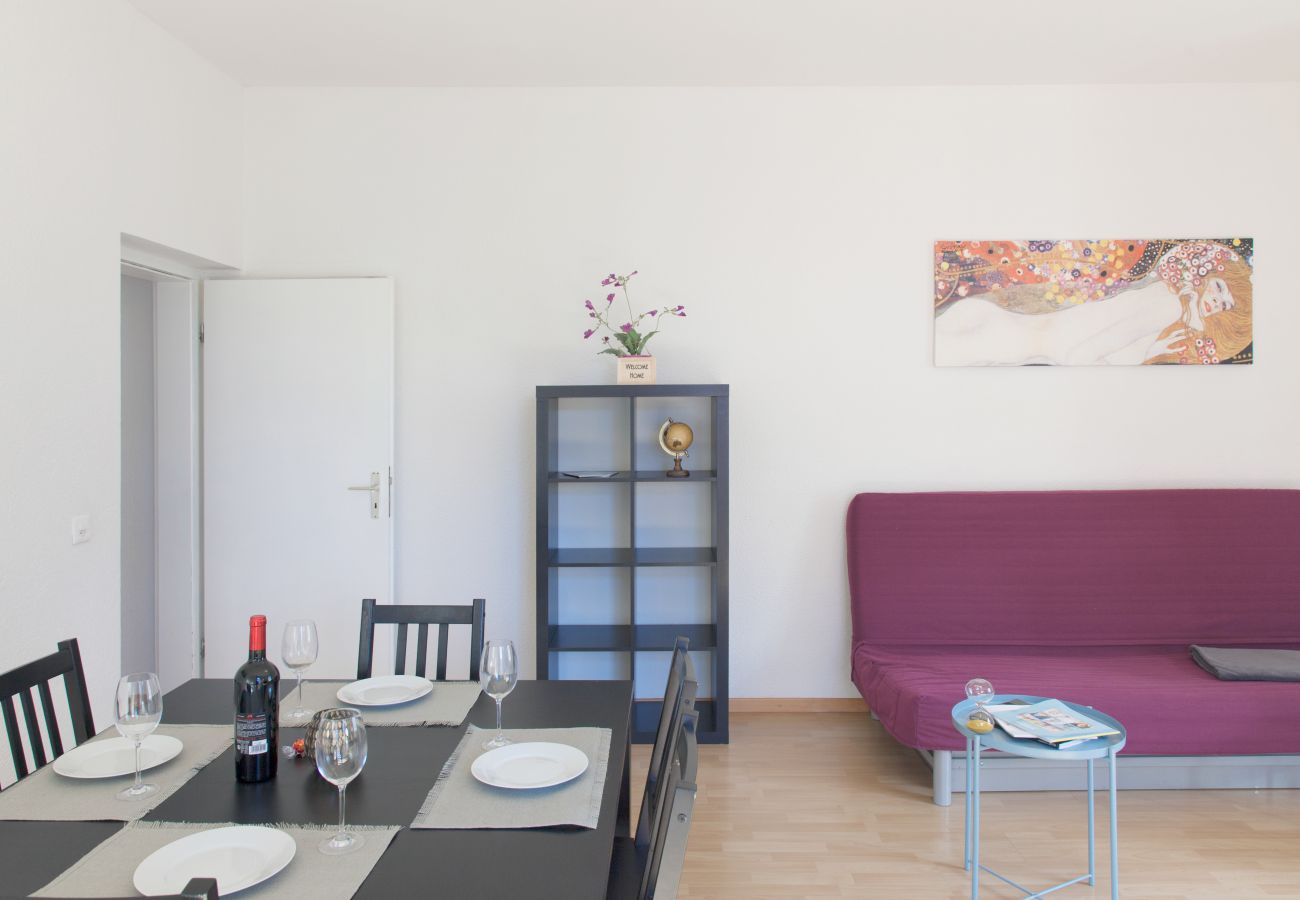 Ferienwohnung in Zürich - ZH Bellevue 3 - HITrental Seefeld Apartment