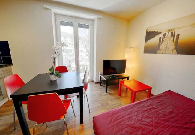 Ferienwohnung in Zürich - ZH Raspberry l - Oerlikon HITrental Apartment