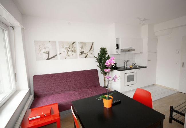 Ferienwohnung in Zürich - ZH Inler - Stauffacher HITrental Apartment