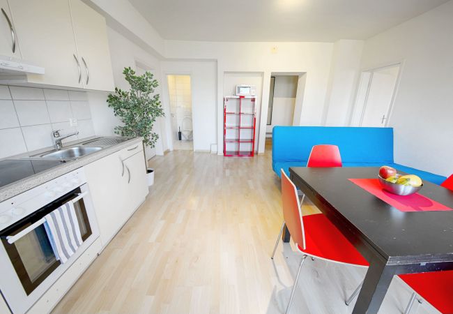 Ferienwohnung in Zürich - ZH Kuenzli - Stauffacher HITrental Apartment