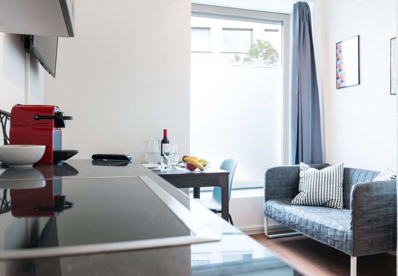 Ferienwohnung in Zürich - ZH Jaguar - Altstetten HITrental Apartment