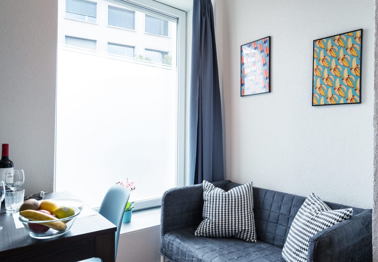 Ferienwohnung in Zürich - ZH Jaguar - Altstetten HITrental Apartment