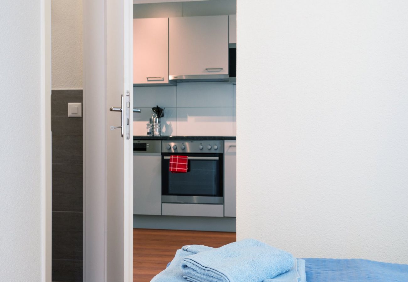 Ferienwohnung in Zürich - ZH Jaguar II - Altstetten HITrental Apartment