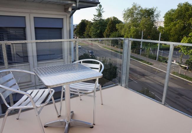 Ferienwohnung in Zürich - ZH Lion II - Altstetten HITrental Apartment