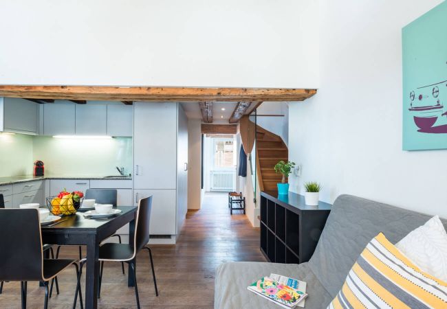 Apartamento en Zürich - ZH Maisonette 4 - HITrental Schmidgasse Apartment Apartamento en Zürich - ZH Maisonette 4 - HITrental Schmidgasse Apartment