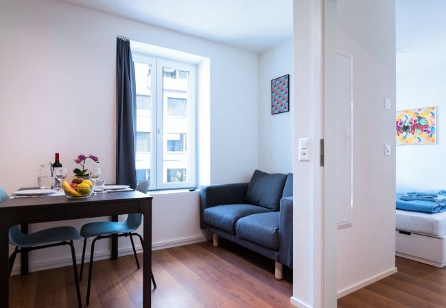  a Zurich - ZH Jaguar I - Altstetten HITrental Apartment