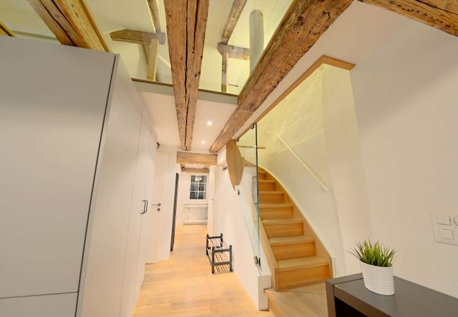 Apartament w Zürich - ZH Maisonette 4 - HITrental Schmidgasse Apartment Apartament w Zürich - ZH Maisonette 4 - HITrental Schmidgasse Apartment