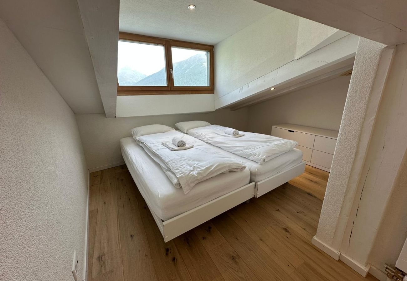 Apartament w Zuoz - EN Enzian - Engadin HITrental Apartment