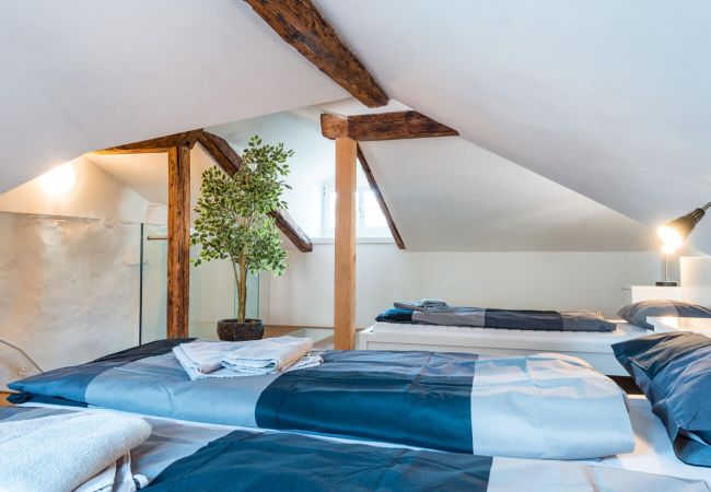 Apartamento em Zürich - ZH Maisonette 4 - HITrental Schmidgasse Apartment Apartamento em Zürich - ZH Maisonette 4 - HITrental Schmidgasse Apartment