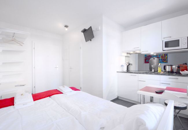 Квартира-студия на Luzern - LU Station IV - HITrental Apartment