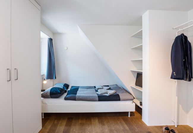 Квартира-студия на Zürich - ZH Hof 2 - HITrental Schmidgasse Apartment Квартира-студия на Zürich - ZH Hof 2 - HITrental Schmidgasse Apartment