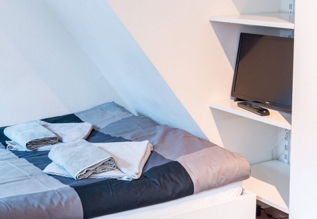 Квартира-студия на Zürich - ZH Hof 2 - HITrental Schmidgasse Apartment Квартира-студия на Zürich - ZH Hof 2 - HITrental Schmidgasse Apartment