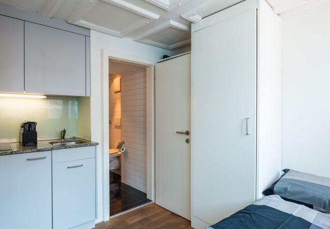Квартира-студия на Zürich - ZH Hof 3 - HITrental Schmidgasse Apartment Квартира-студия на Zürich - ZH Hof 3 - HITrental Schmidgasse Apartment