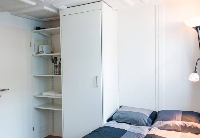 Квартира-студия на Zürich - ZH Hof 3 - HITrental Schmidgasse Apartment Квартира-студия на Zürich - ZH Hof 3 - HITrental Schmidgasse Apartment
