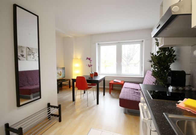 Апартаменты на Zurich - ZH Inler - Stauffacher HITrental Apartment
