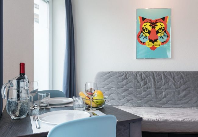  на Zurich - ZH Tiger III - Altstetten HITrental Apartment